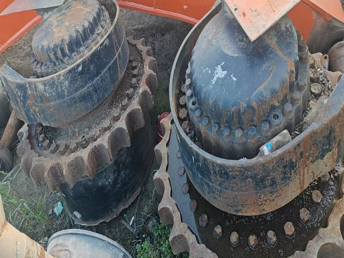 EX1900行走总成