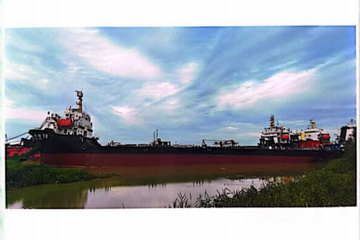Deck cargo ship for sale with deadweight of 12546 tons.