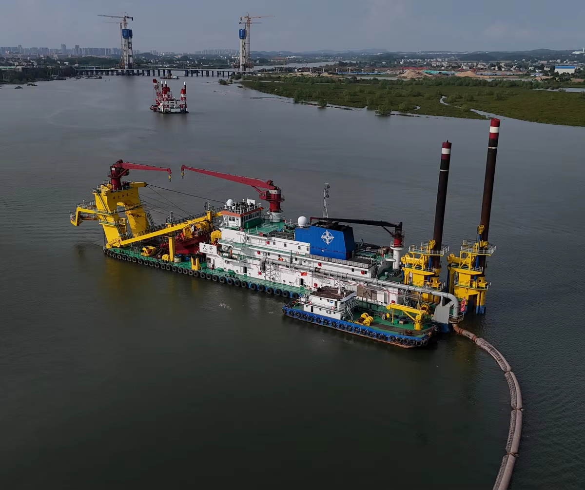 For sale: 3000 cubic meter cutter suction dredger 4400000USD